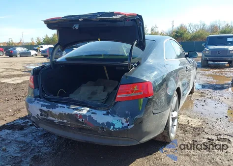 2011 Audi A5 2.0T Premium из США, поврежденный, VIN WAULFAFR5BA033643